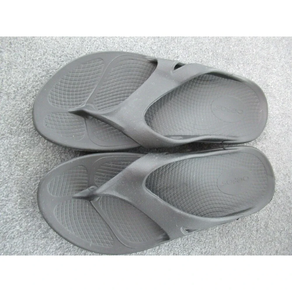 OOFOS Ooahh Thong Sandals Mens Size 6 Womens 8 - EU 39 Black Recovery Comfort
